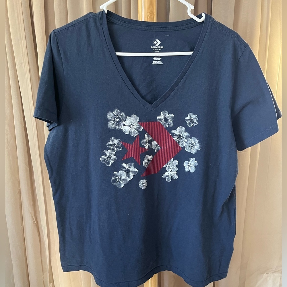 Converse v-neck t-shirt XXL new $20​​